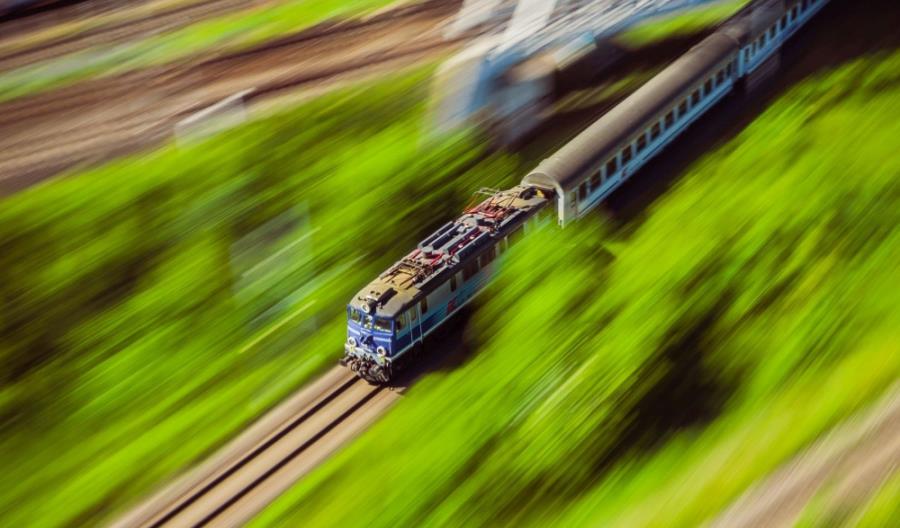 PKP Intercity przywraca część połączeń. Wracają przesyłki konduktorskie PKP Intercity przywraca część połączeń. Wracają przesyłki konduktorskie