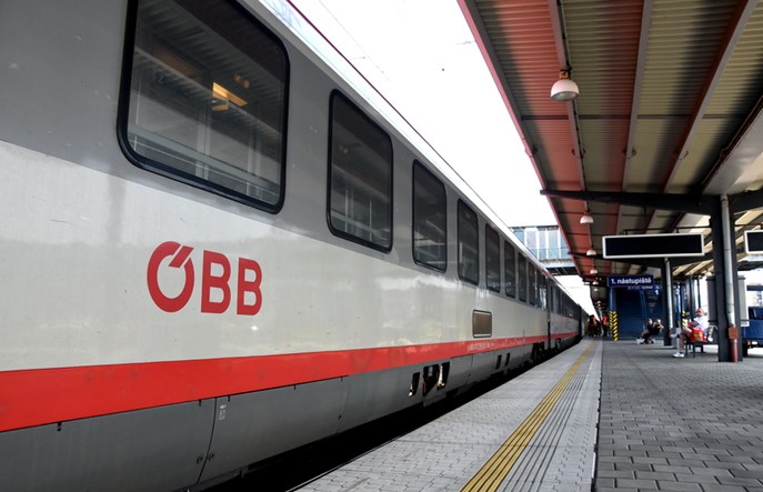 Czeski rząd umożliwia podróż za granicę pociągiem lub autobusem