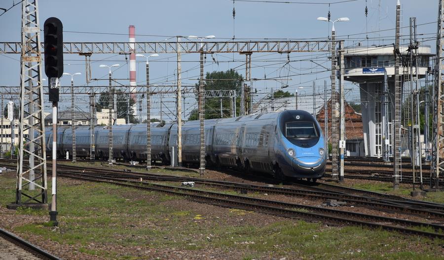 Letnia korekta rozkładu jazdy. Na wiele pociągów Intercity jeszcze nie kupisz biletu Letnia korekta rozkładu jazdy. Na wiele pociągów Intercity jeszcze nie kupisz biletu