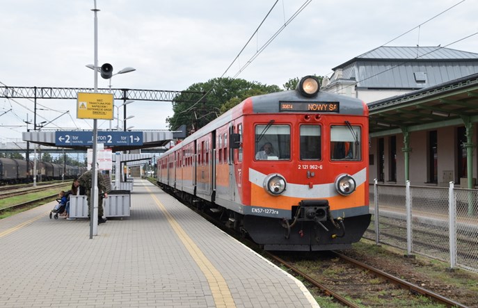 Powódź uszkodziła most drogowy pod Nowym Sączem. Na ratunek rusza kolej
