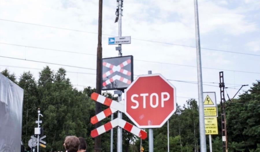 Trwają testy systemów zabezpieczeń przejazdów. Dziennie 100 przypadków niebezpiecznych Trwają testy systemów zabezpieczeń przejazdów. Dziennie 100 przypadków niebezpiecznych