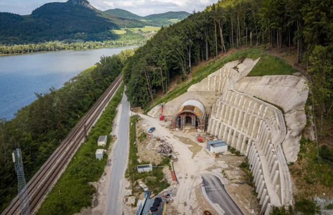 Nowa linia kolejowa na Słowacji. Już jeżdżą po niej pociągi