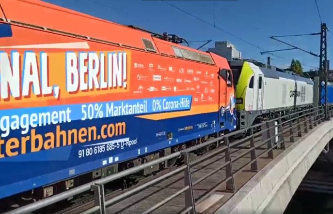 Narobili hałasu. Protest-pociąg z 20 lokomotyw przeciw faworyzowaniu DB [filmy]