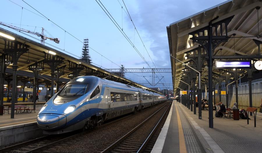 Rekordowo szybkie Pendolino. Od grudnia z Warszawy do Gdańska w dwie i pół godziny Rekordowo szybkie Pendolino. Od grudnia z Warszawy do Gdańska w dwie i pół godziny