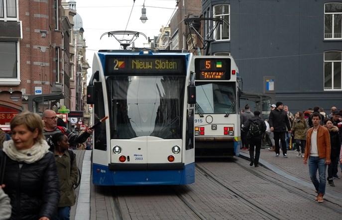 Amsterdam zatwierdza olbrzymie pieniądze na rozwój transportu miejskiego