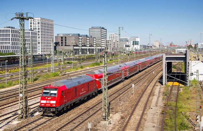 Niemcy: Przewozy dalekobieżne spadły o połowę