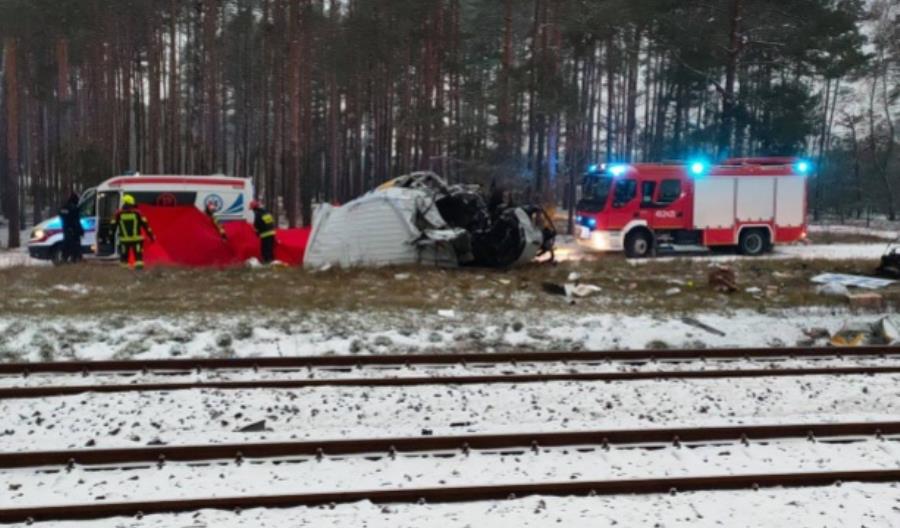 Plaga wypadków na przejazdach kolejowo-drogowych. Dwie osoby nie żyją [aktualizacja]