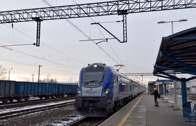 Ministerstwo wyjaśnia sens zmiany postojów technicznych na handlowe w PKP Intercity