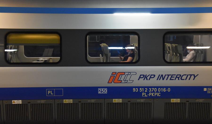 Część pociągów Pendolino zwolniła do 160 km/h. Przez śnieg i lód Część pociągów Pendolino zwolniła do 160 km/h. Przez śnieg i lód
