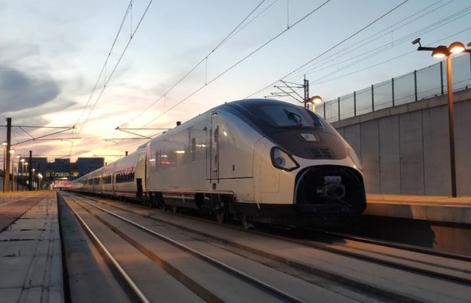 Talgo Avril dla hiszpańskiej sieci KDP przechodzi pierwsze testy
