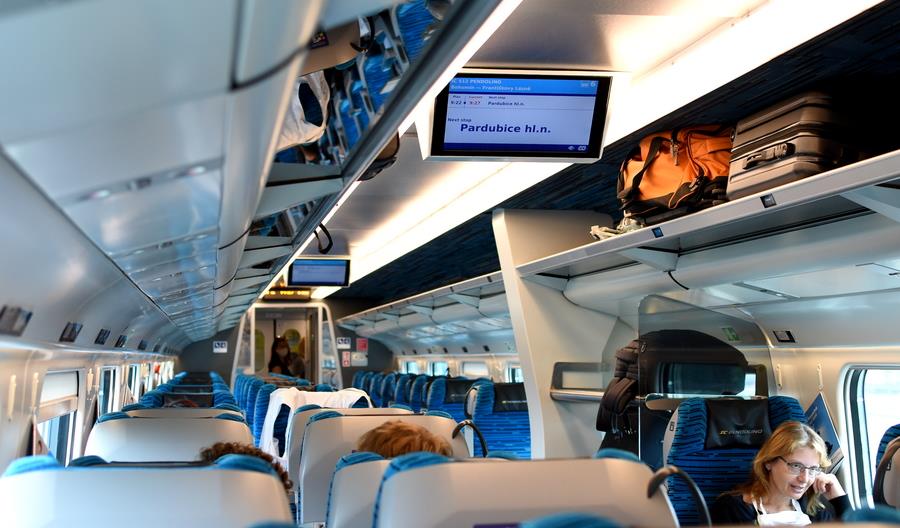 Czesi chcą znieść obowiązek pokazywania dokumentu z e-biletem. Co na to PKP Intercity? Czesi chcą znieść obowiązek pokazywania dokumentu z e-biletem. Co na to PKP Intercity?