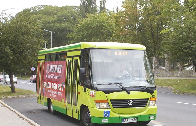 Bolesławiec: Mieszkańcy częściej wybierają samochód. Czy miasto kupi elektrobus? 