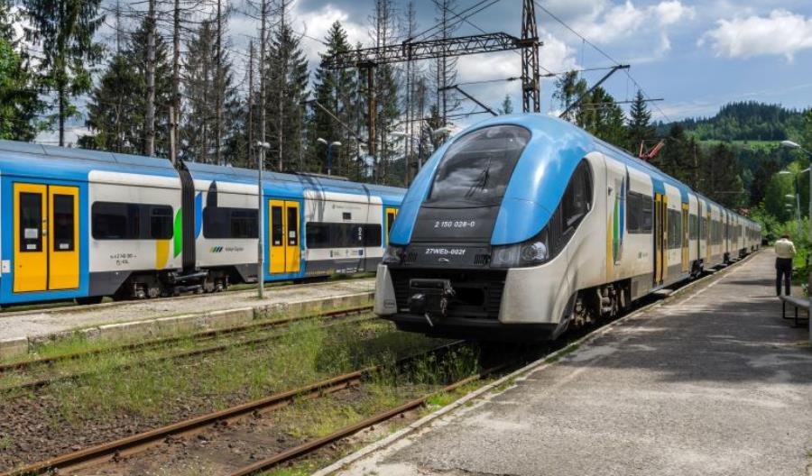 Wykolejony rok temu Elf Kolei Śląskich zostanie naprawiony. Spore koszty Wykolejony rok temu Elf Kolei Śląskich zostanie naprawiony. Spore koszty