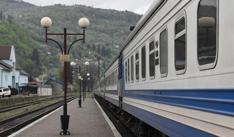 Koleje Ukraińskie chcą kupić wagony pasażerskie. Do przetargu zaproszona Pesa