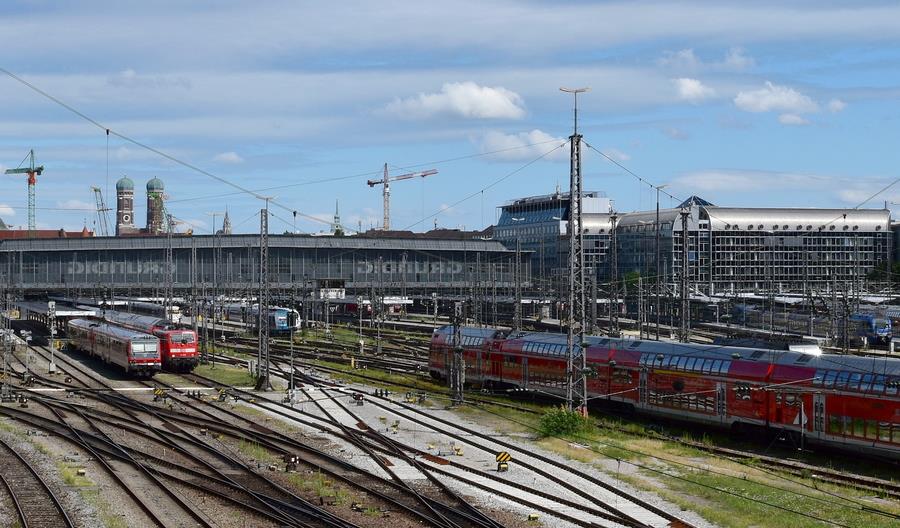 Niemcy i Czesi ogłoszą wspólny przetarg na pociągi Praga – Monachium Niemcy i Czesi ogłoszą wspólny przetarg na pociągi Praga – Monachium