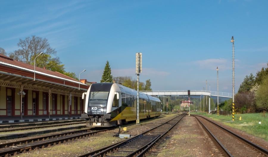 Koleje Dolnośląskie wstrzymują sezonowe pociągi do Czech. Winny koronawirus Koleje Dolnośląskie wstrzymują sezonowe pociągi do Czech. Winny koronawirus