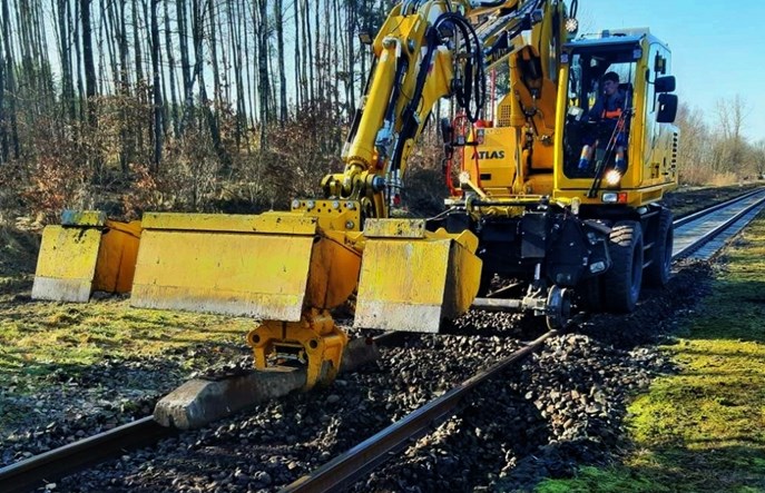 Postępują prace na linii 211 z Chojnic do Kościerzyny