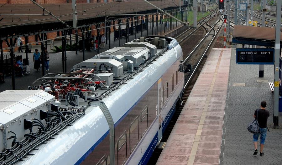 PKP Intercity wymieni urządzenia wifi w Dartach i Flirtach PKP Intercity wymieni urządzenia wifi w Dartach i Flirtach