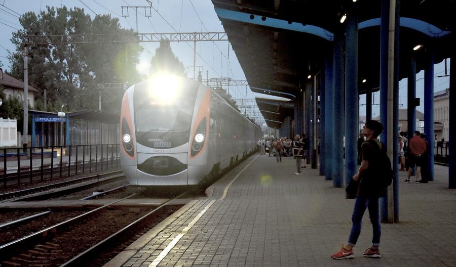 Pociągi pasażerskie mogą już kursować przez wschodnią granicę Pociągi pasażerskie mogą już kursować przez wschodnią granicę