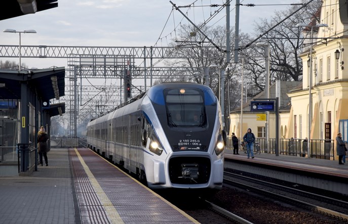 Listopadowe zmiany w rozkładzie jazdy PKP Intercity. Dodatkowy pociąg Poznań - Warszawa
