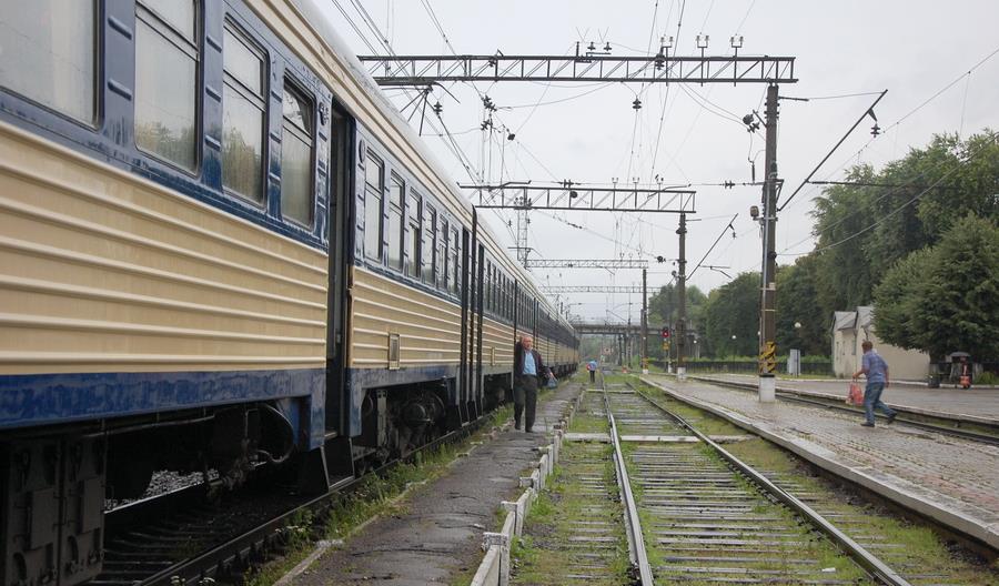 Koleje Ukraińskie. Pociągi dalekobieżne tylko dla zaszczepionych lub przetestowanych Koleje Ukraińskie. Pociągi dalekobieżne tylko dla zaszczepionych lub przetestowanych