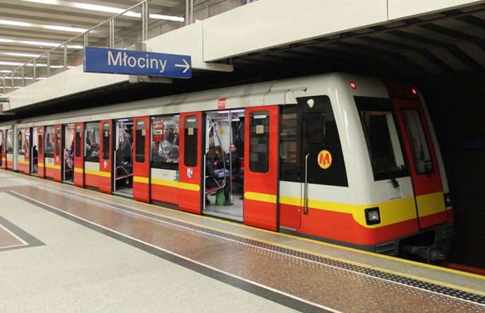 Metro naprawi i przemaluje Metropolisy
