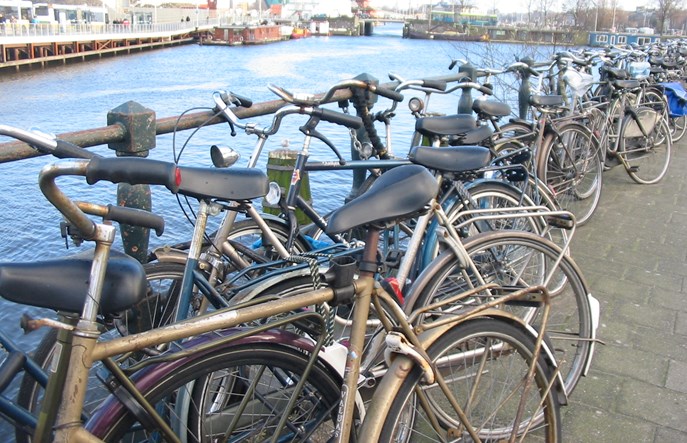 W Amsterdamie brakuje miejsca na rowery. Zbudują podwodny parking