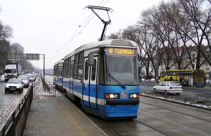 Wrocławski ITS nie wpuszcza pasażerów do tramwaju
