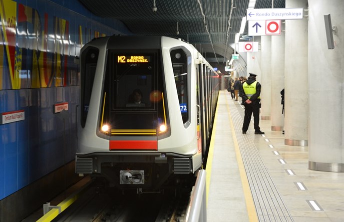 Pasażerowie uczą się metra. Dw. Wileński najpopularniejszy