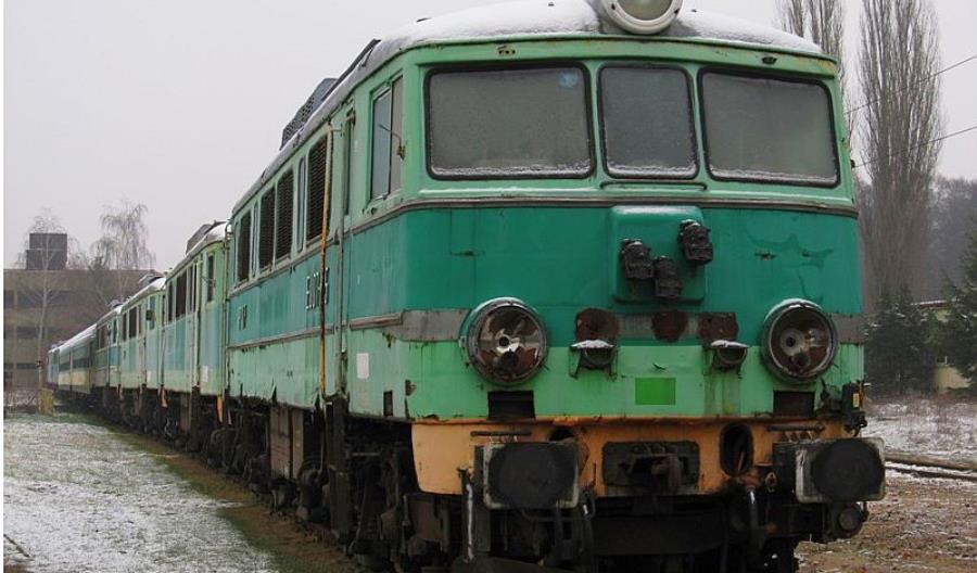 Przewozy Regionalne wydały sześć milionów na lokomotywy. Od lat niszczeją
