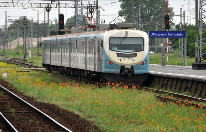 EN57AL wciąż czeka na naprawę po wypadku