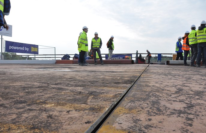 Warszawa: Nowy most Łazienkowski połączył dwa brzegi