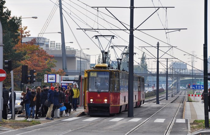 Jak usprawnić Służewiec. Więcej chodników, przejście pod torami?