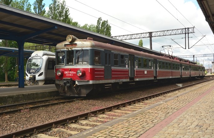 Prawie 14 mln pasażerów PR w wakacje