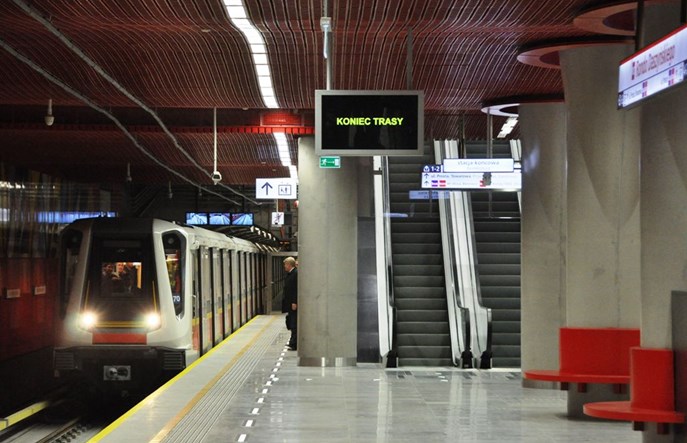 Metro: Testy wielu pociągów w ruchu ciągłym na II linii