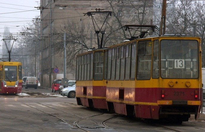 Łódź: Dąbrowskiego – kolejna ulica z nadmiarem sygnalizacji?