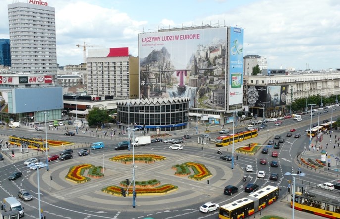 Warszawa: Przejścia dla pieszych w rejonie Ronda Dmowskiego w 2019 r.