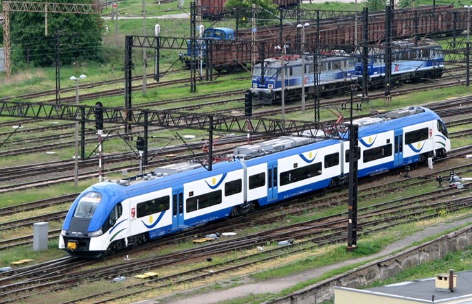 Warmińsko-mazurskie: 3 mln zł więcej na kolej, a na lotnisko – 14 mln