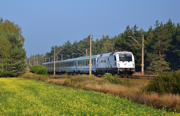 Biega atakuje PKP Intercity. Przewoźnik tłumaczy, jak się robi rozkład
