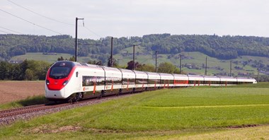 Premiera Stadler Giruno