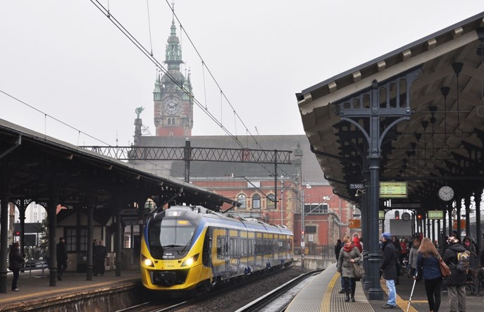 Przez Kaszuby pojedziemy elektrycznym pociągiem z prędkością 140 km/h 
