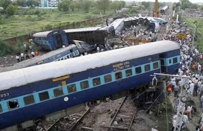 Ponad 100 ofiar śmiertelnych w katastrofie kolejowej w Indiach