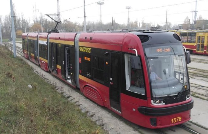 Pięć z 22. Łódź prosi, żeby trzymać kciuki za dostawę tramwajów