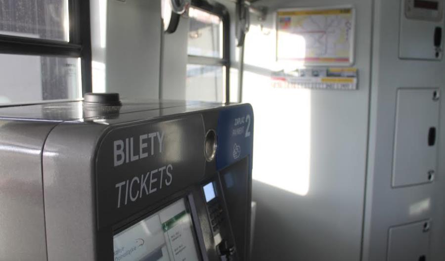Koleje Dolnośląskie testują biletomaty w pociągach