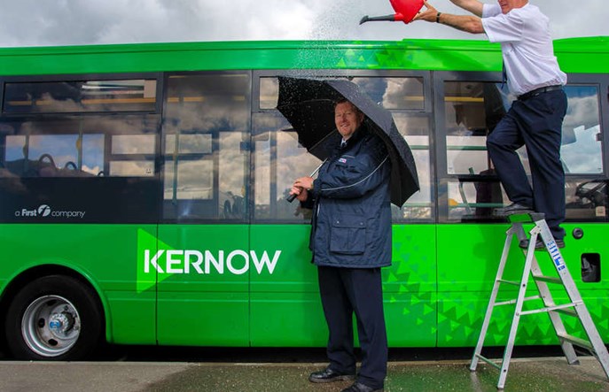 Pada deszcz? Autobusem pojedziesz za połowę ceny