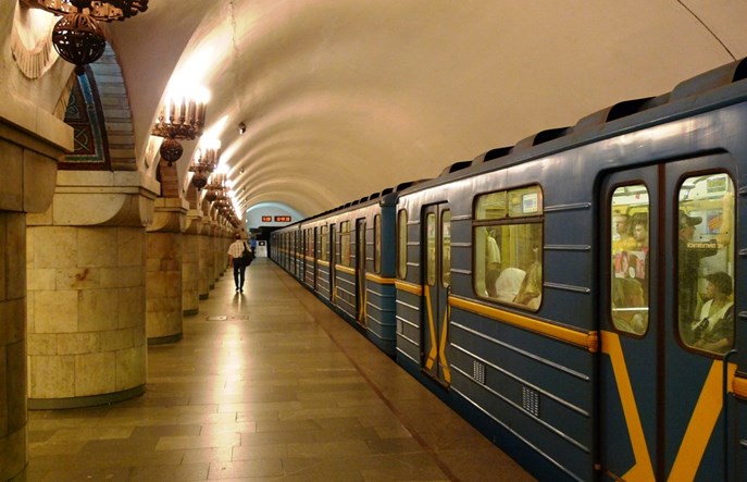 Ukraina zamyka metro i ogranicza transport naziemny