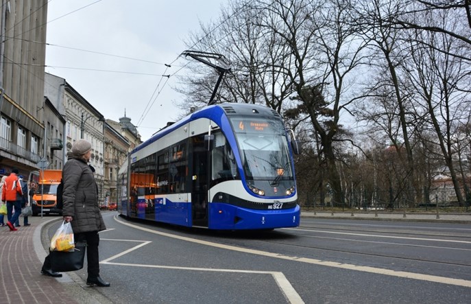 Kraków: Problem osiadających Krakowiaków. Pesa musi zmodyfikować wózki