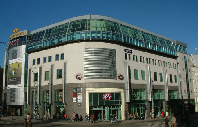 Poznań wyłącza światła na przejściach dla pieszych. Póki co – testowo
