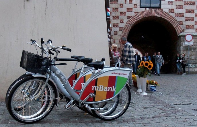 Oficer rowerowy Lublina: KUL stawia stojaki, my – parkingi rowerowe