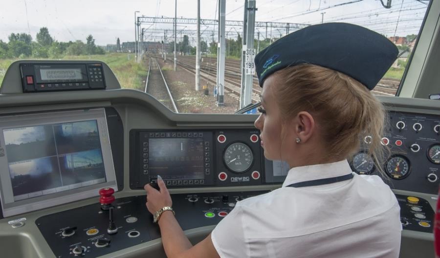 Panie powoli podbijają zawód maszynisty. PR szkolą kolejnych 10 kobiet Panie powoli podbijają zawód maszynisty. PR szkolą kolejnych 10 kobiet
